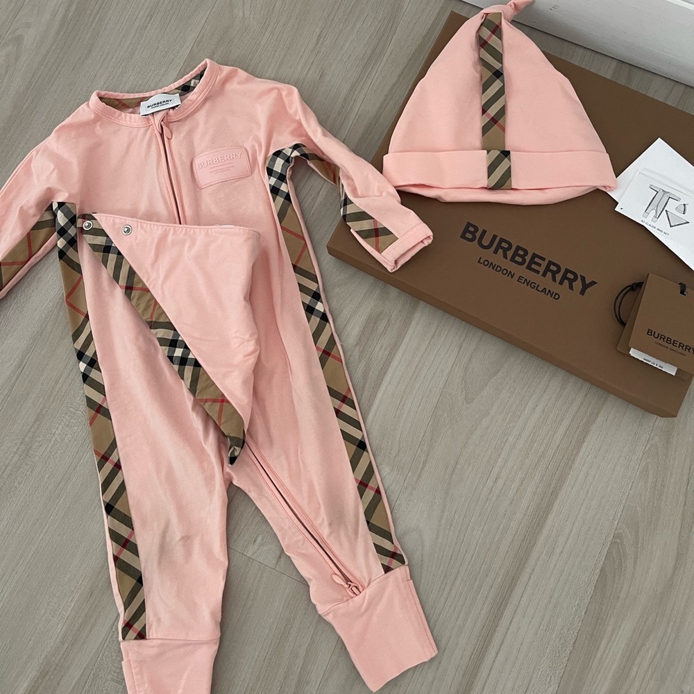 Burberry Claude 3 Piece Set Like New with Box